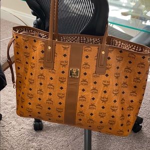 MCM Large Reversible Liz Tote . NO POUCH